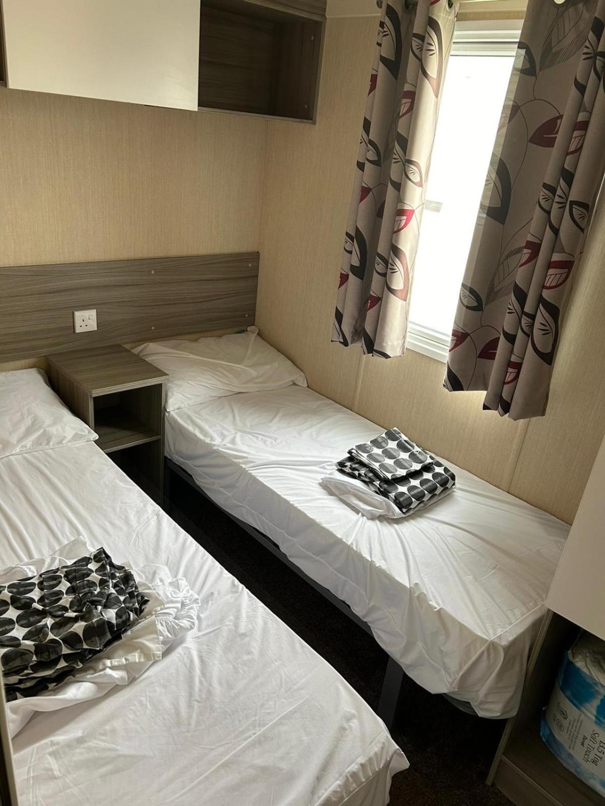 Lido Beach Caravan Prestatyn Exterior photo